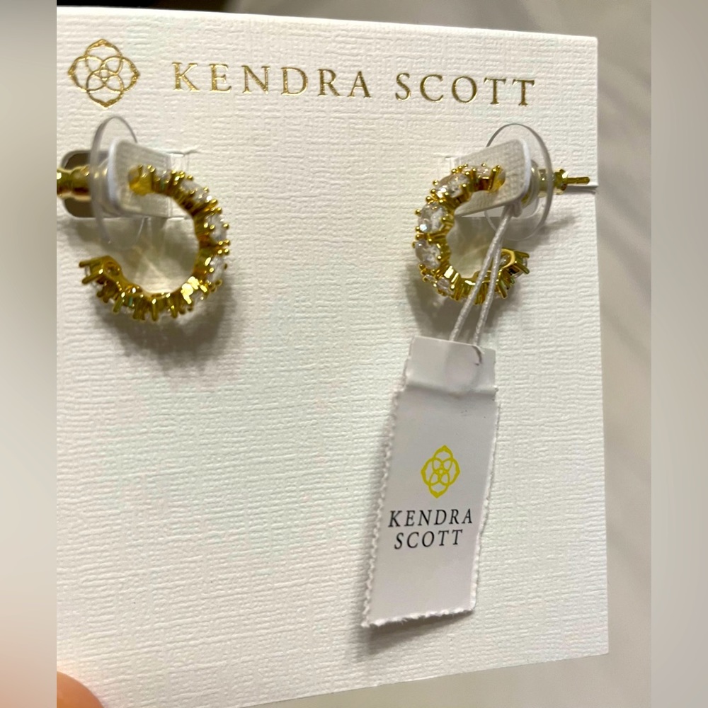 NWT Kendra Scott gold earrings